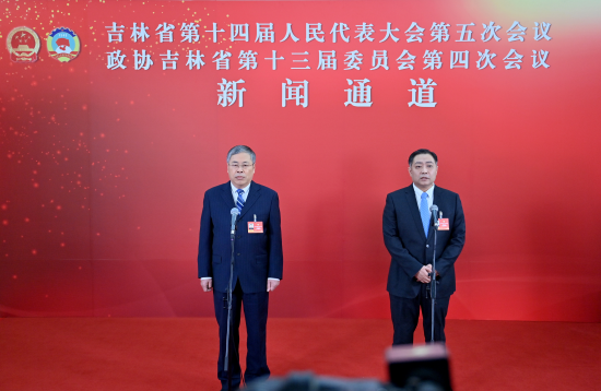 1��26���������f(xi��)����ʡ��ʮ����ί�T��(hu��)���ĴΕ�(hu��)�hί�Tͨ���ϣ��ބ���(��һ)�ش�ӛ���ᆖ�� ���� �z