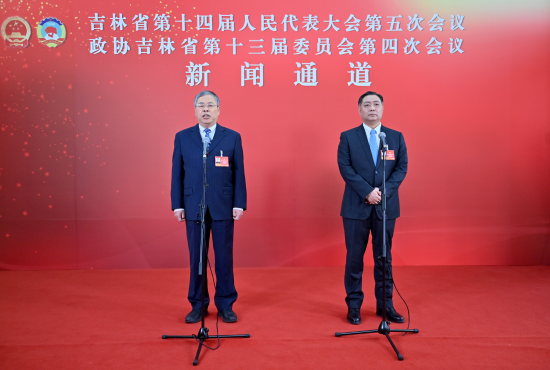 1��26���������f(xi��)����ʡ��ʮ����ί�T��(hu��)���ĴΕ�(hu��)�hί�Tͨ���������۝�(��һ)�ش�ӛ���ᆖ(w��n)�� ���� �z