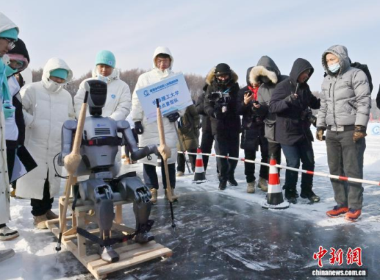 1��10���������L����һ���C(j��)���˱�ѩِ�У��C(j��)�������������ϓ]��(d��ng)ѩ�����ڱ����ϊ^����������������ӛ�� ���� �z