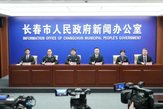 �L(zh��ng)����2026�ꡰӭ�´���ϵ�����l(f��)����(hu��)(������(ch��ng))�e�����L(zh��ng)����ί���������D