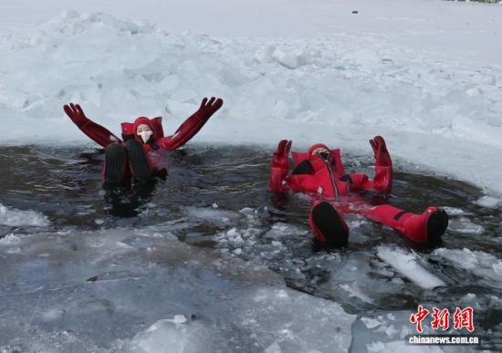 2��5��������ʡ�L������һ헪��صı����Ŀ���������ο�ǰ���w򞡣�ڇ�������������c��������Ŀ�ļtɫ�����b�䣬��ȻƯ���ڱ���֮�������܄e�µı�ѩ��Ȥ�������� �z